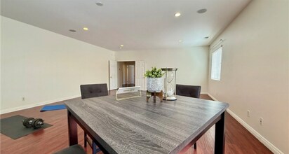 11958 Sunstone Ct in Jurupa Valley, CA - Foto de edificio - Building Photo