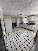 14 Thill St in West Haven, CT - Building Photo - Building Photo