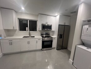 5300 NW 25th Ave in Miami, FL - Building Photo - Building Photo