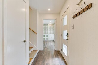 7105 Meadowood Dr in Austin, TX - Building Photo - Building Photo