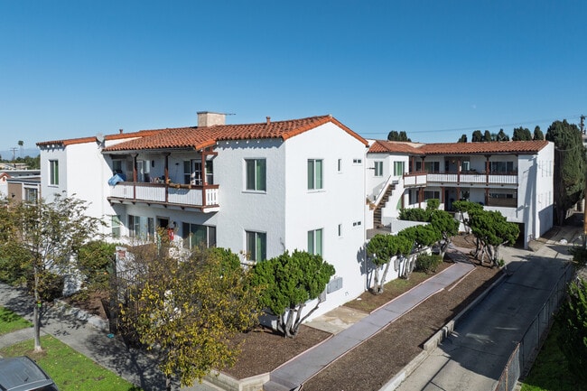 Beautiful Spanish-Style Building close to ... in Long Beach, CA - Foto de edificio - Building Photo