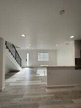 202 S Rose Ave, Unit A in Compton, CA - Foto de edificio - Building Photo