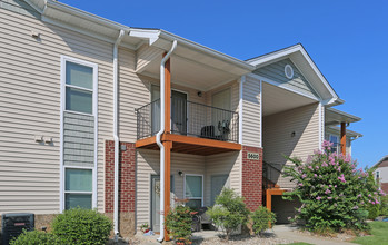 Applegate Farm Apartments in Louisville, KY - Building Photo - Building Photo