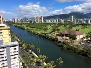 300 Wai Nani Way in Honolulu, HI - Building Photo - Building Photo