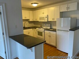 134 Summer St, Unit 17 in Malden, MA - Building Photo