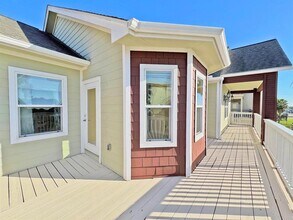 131 Starboard Dr in San Leon, TX - Building Photo - Building Photo