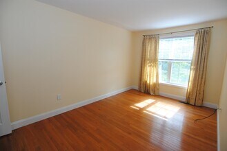 40 Hibiscus Way in Nashua, NH - Building Photo - Building Photo