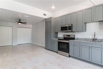 3108 N Jefferson St-Unit -204 in Tampa, FL - Building Photo - Building Photo