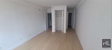 East 39th Street, Unit 8E in New York, NY - Building Photo - Building Photo