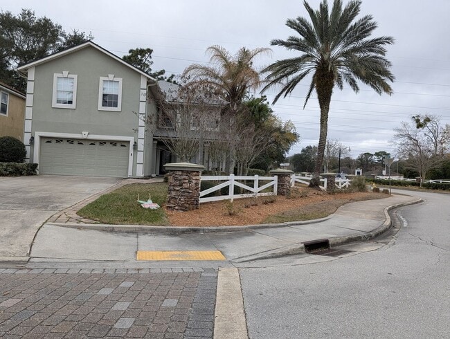 1674 Hammock Grove Ln