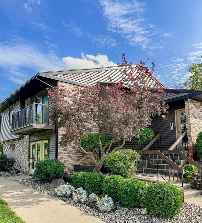 Tammany Hills Apartments in Lansing, MI - Building Photo - Building Photo