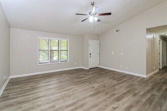 80 Hartley Way in Kennesaw, GA - Building Photo - Building Photo