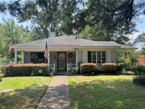 property at 2015 Royal St
