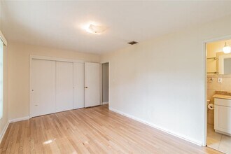 4511 S Cameron Ave in Tampa, FL - Building Photo - Building Photo