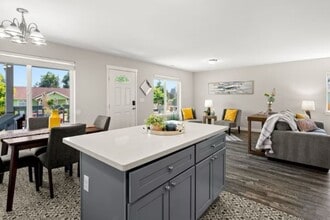 6638 S Warner St in Tacoma, WA - Building Photo - Building Photo