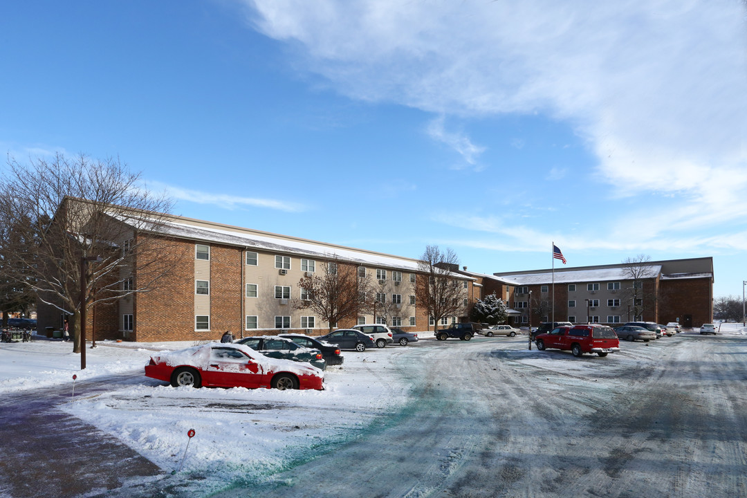 Countryside Village in Rochelle, IL - Building Photo