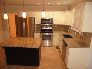 2235 Saluda Ln NW in Acworth, GA - Foto de edificio - Building Photo