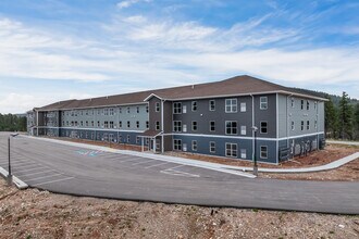 Deadwood Ridge Apartments in Deadwood, SD - Foto de edificio - Building Photo