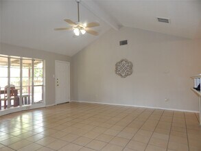 11626 Sharpview Dr in Houston, TX - Building Photo - Building Photo