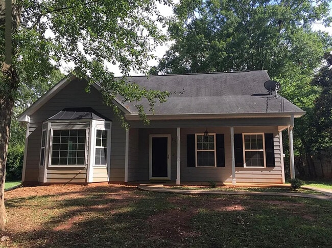 310 Powell Ave in Griffin, GA - Building Photo - Building Photo