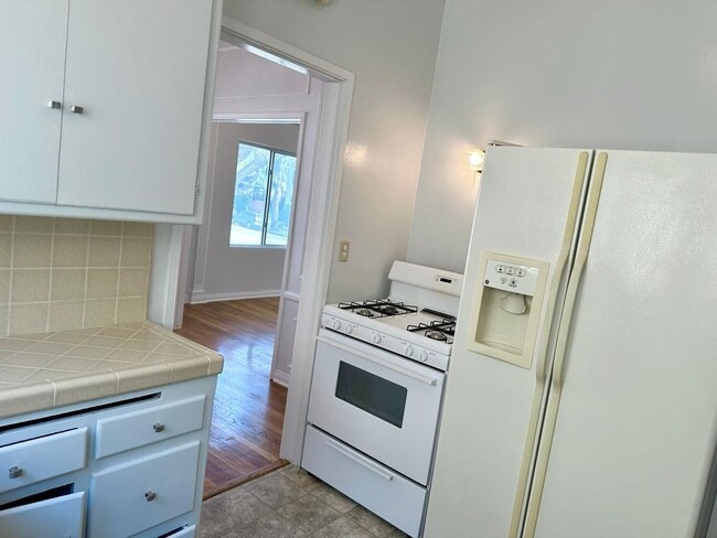 8250 Norton Ave in West Hollywood, CA - Building Photo - Building Photo