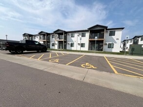 Lincoln Heights in Harrisburg, SD - Foto de edificio - Building Photo