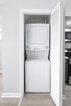 Patricia Apartments in Peekskill, NY - Foto de edificio - Building Photo