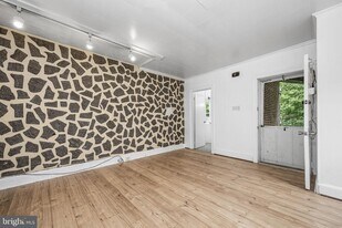 23 E 2nd St in Pottstown, PA - Building Photo