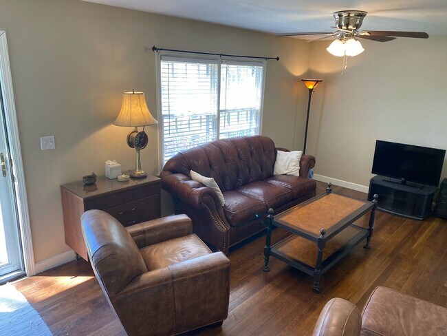 5025 Canterbury in Roeland Park, KS - Building Photo - Building Photo