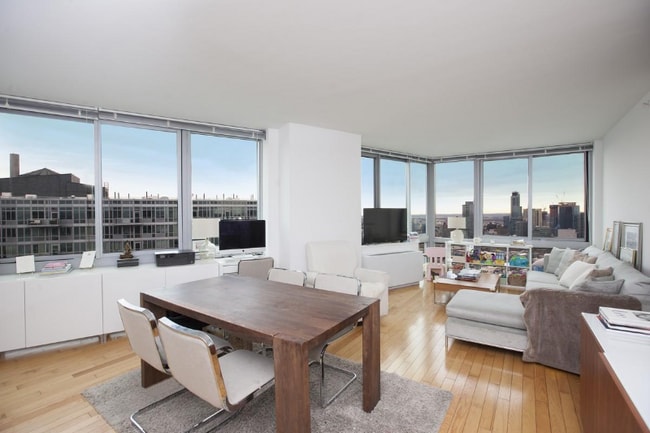 property at 4620 Center Blvd