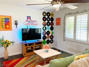 1932 Hassett Ave in Las Vegas, NV - Building Photo - Building Photo