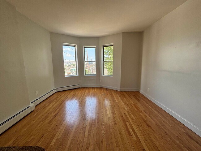 445 Ogden Ave. in Jersey City, NJ - Building Photo - Building Photo
