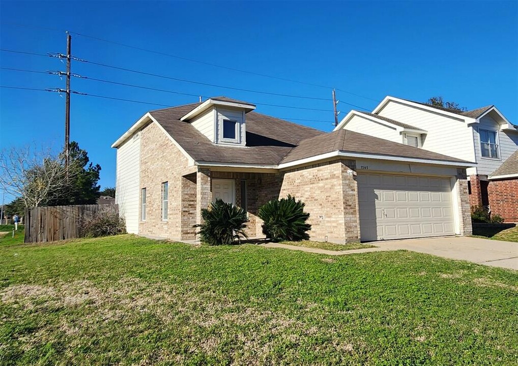 7203 River Pines Dr in Cypress, TX - Building Photo