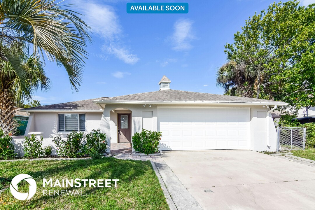 7015 Ingleside Dr in Port Richey, FL - Building Photo