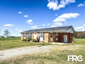 831 Hood Swamp Rd in Goldsboro, NC - Building Photo - Building Photo