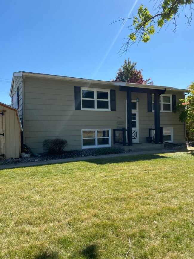property at 1000 Longstaff St