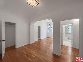 1220 N La Cienega Blvd in West Hollywood, CA - Building Photo - Building Photo