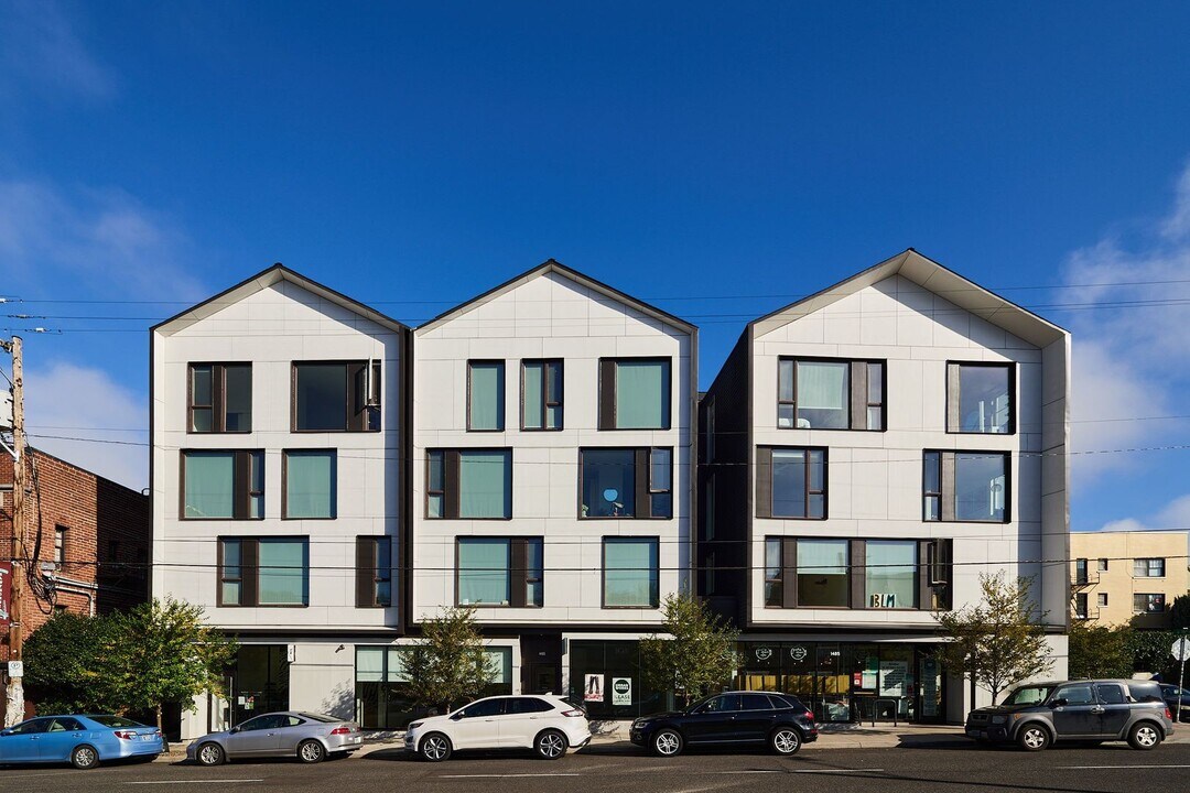 1475 SE 15th Ave in Portland, OR - Building Photo