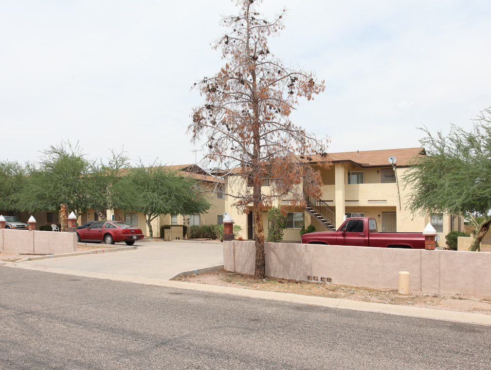 9952-9856 E Birchwood in Mesa, AZ - Building Photo