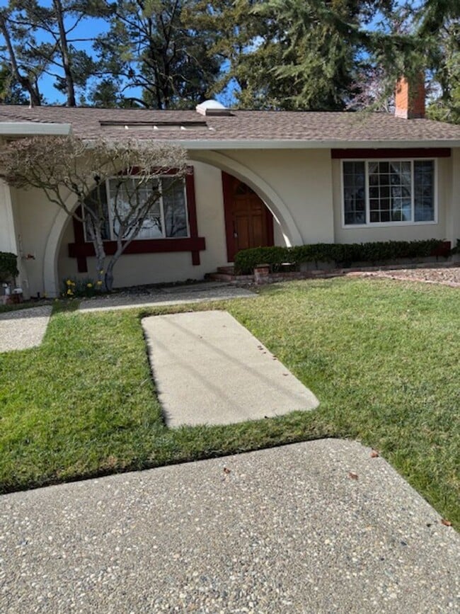 property at 11482 Silvergate Dr