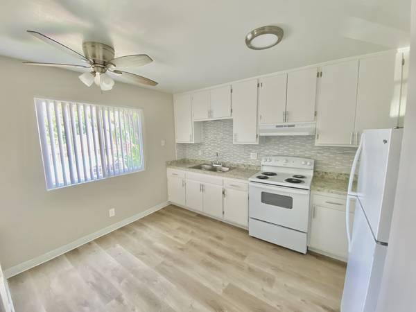 La Mesa Highview Apartments in La Mesa, CA - Foto de edificio - Building Photo