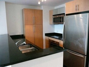 300 S Biscayne Blvd, Unit 1405 in Miami, FL - Building Photo - Building Photo