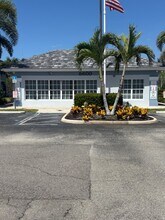 8326 Bernwood Cove Loop, Unit 901 in Ft. Myers, FL - Foto de edificio - Building Photo
