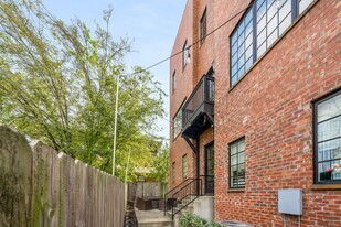 1226 Martin St, Unit 4 in Nashville, TN - Foto de edificio - Building Photo