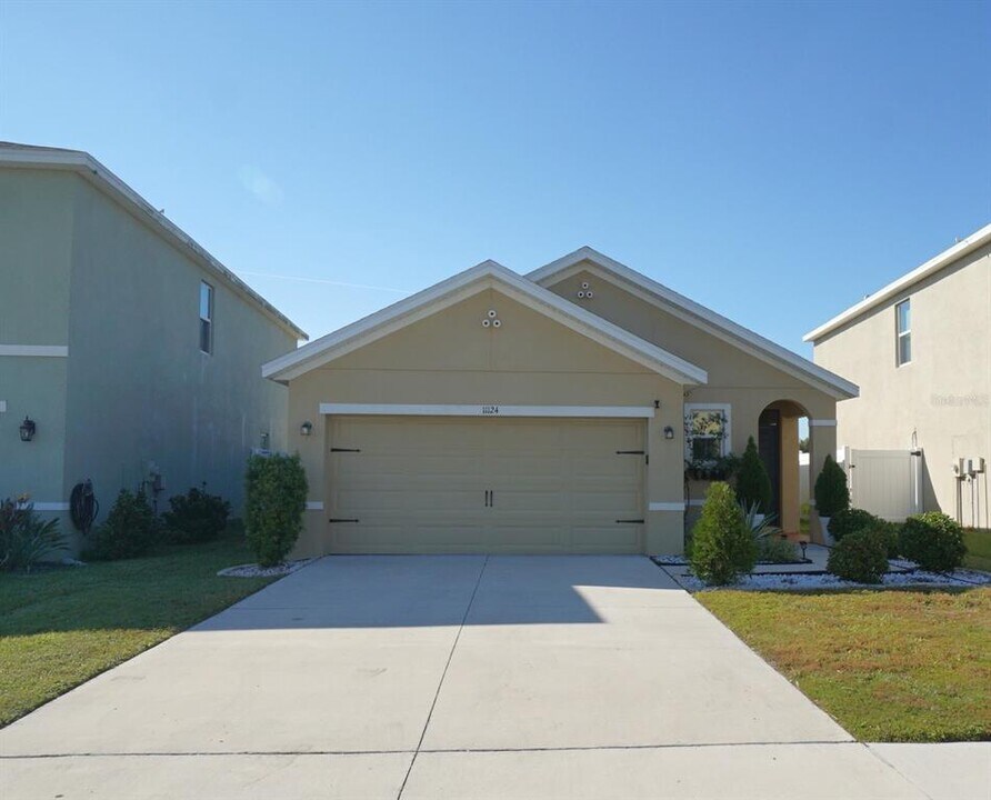 11124 Leland Groves Dr in Riverview, FL - Building Photo