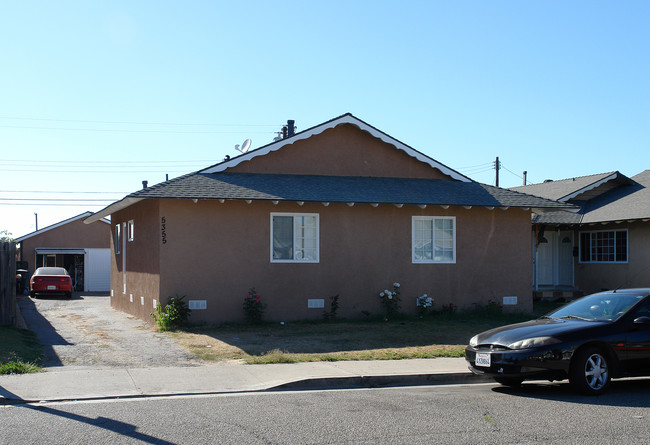 5353-5355 Roland Way in Oxnard, CA - Building Photo - Building Photo