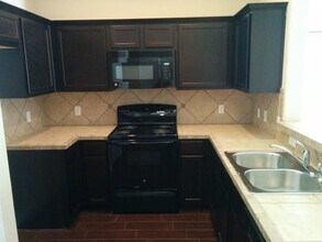 155 Creekside Villa Dr in Kyle, TX - Building Photo - Building Photo