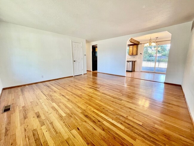 15041 SE Millmain Dr in Portland, OR - Building Photo - Building Photo