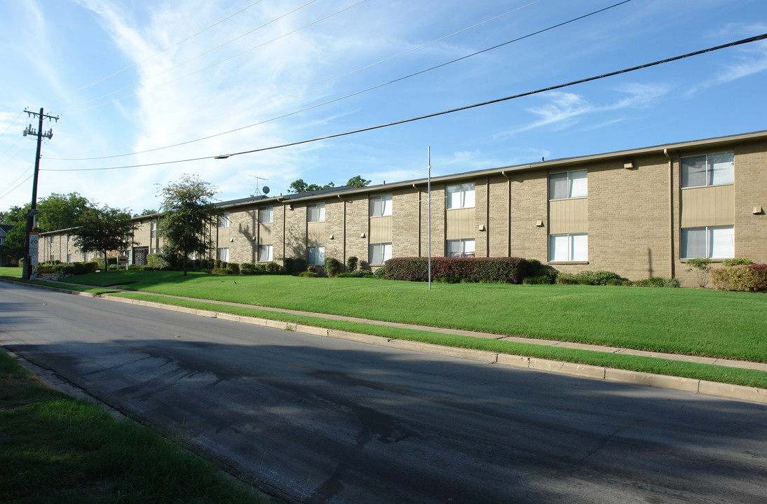 Upper E - Beacon Hill (OLD) in Dallas, TX - Building Photo