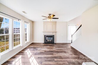 10925 Claude Freeman Dr in Charlotte, NC - Foto de edificio - Building Photo